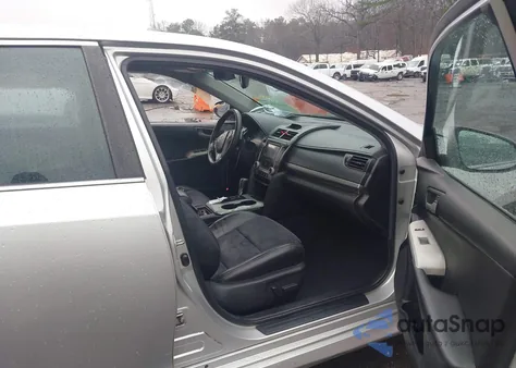 2012 Toyota Camry Se V6 z USA, uszkodzony, nr VIN 4T1BK1FK2CU002889